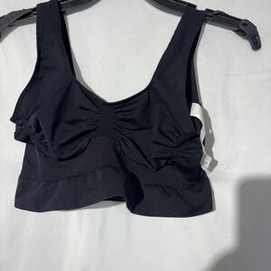 YITTY Classic Black Top